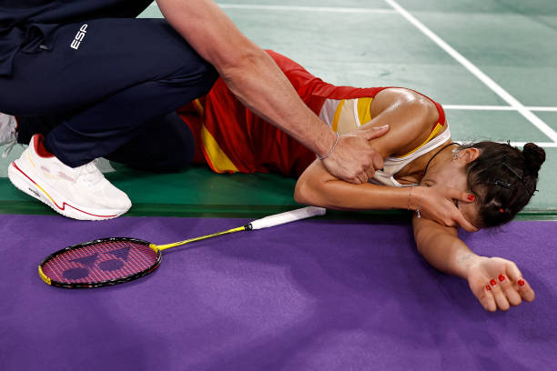 新加坡羽毛球队教练团队如何培养新一代球员？