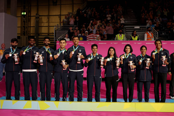 索牌羽毛球拍适合业余爱好者还是专业运动员？