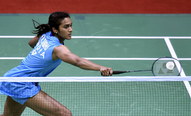 发球方站位对比赛的影响：羽毛球单打战术分析