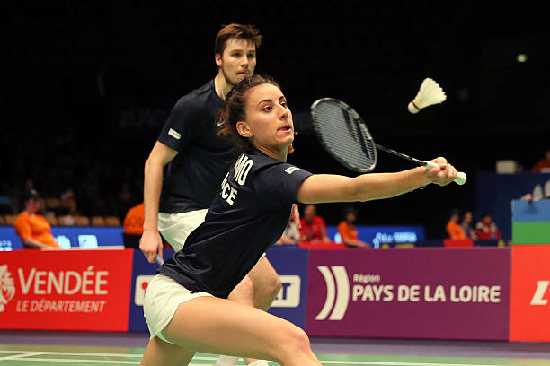 羽毛球双打站位规则:如何合理分工配合?