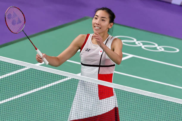 羽毛球场地维护：重新划线费用及周期建议