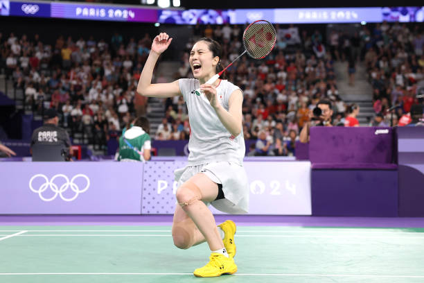 羽毛球比赛场地边线标准：单打18米，双打10米？