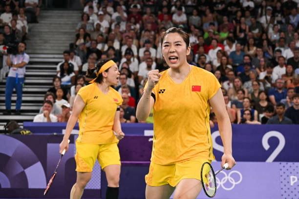 羽毛球单打和双打的计分方式对比