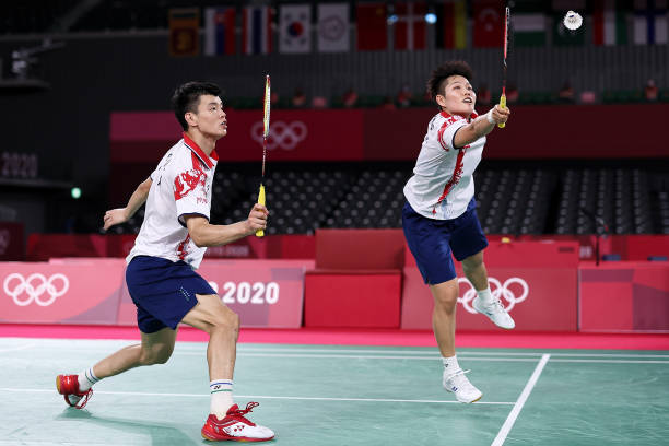 羽毛球高度调整实验：不同厘米数对击球手感的影响