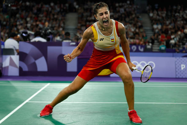 从轮廓到细节:羽毛球拍绘画的黄金比例技巧