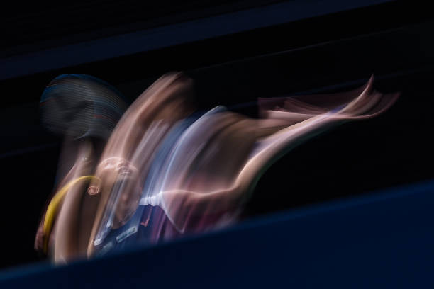 羽毛球假动作精髓：停顿击球的训练与运用