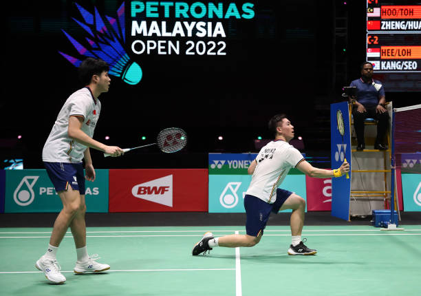 羽毛球基本动作有几个？初学者必学技巧解析