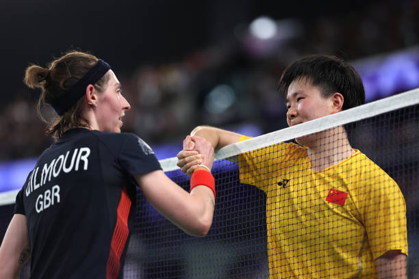 羽毛球比赛胜负关键：率先得到多少分才能获胜？