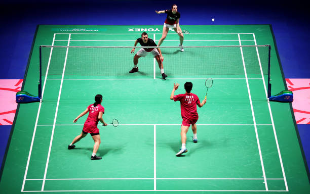 羽毛球场地更小？对比排球场地，谁对空间要求更高？