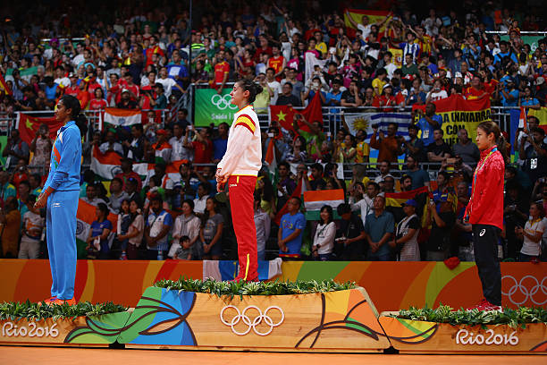 羽毛球单打教案：如何避免常见违规行为