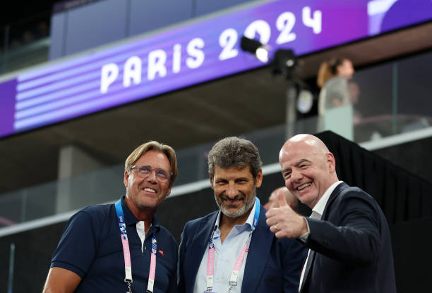 羽毛球拍性价比大比拼：尤尼克斯VS李宁VS胜利