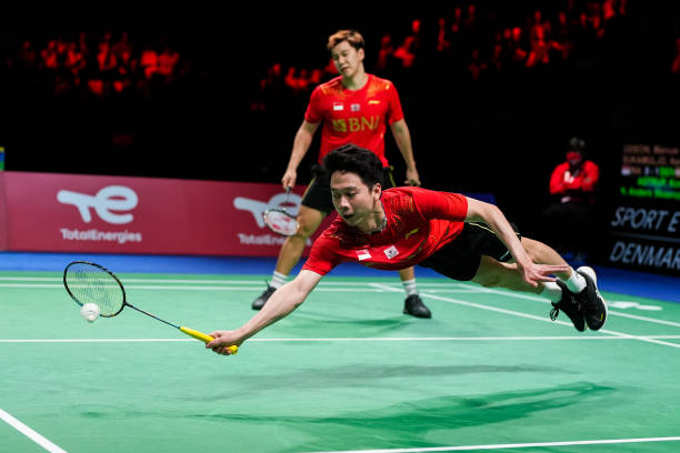 反手搓球与推球技术要领，网前制胜关键