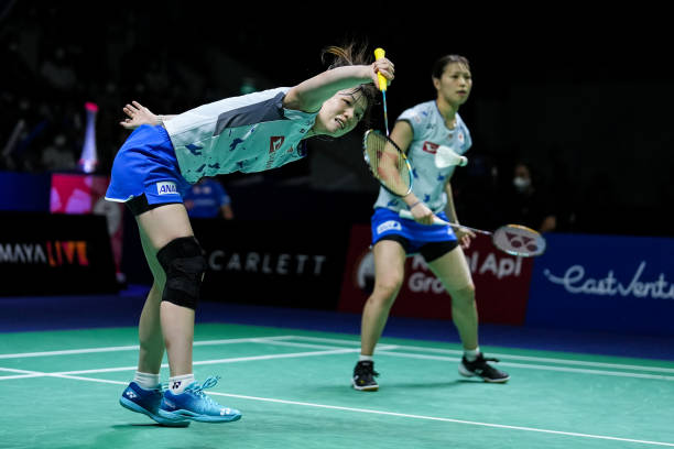 羽毛球馆提供球拍租赁服务吗？