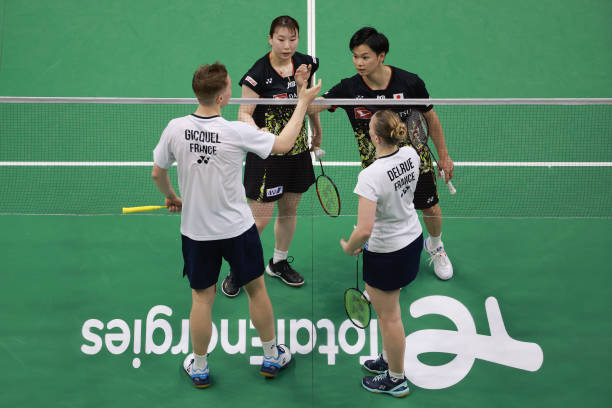 为什么小学生羽毛球场地需要调整标准尺寸？