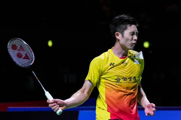 羽毛球场地净空高度要求：天花板与灯光如何设计？