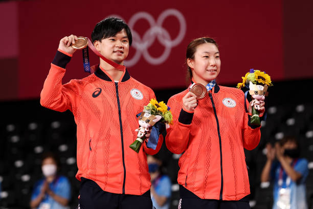 快速提升发球质量！羽毛球发球力量与角度控制技巧