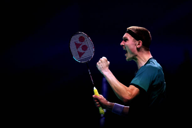 高弧线平抽球技术：提升稳定性的关键要点