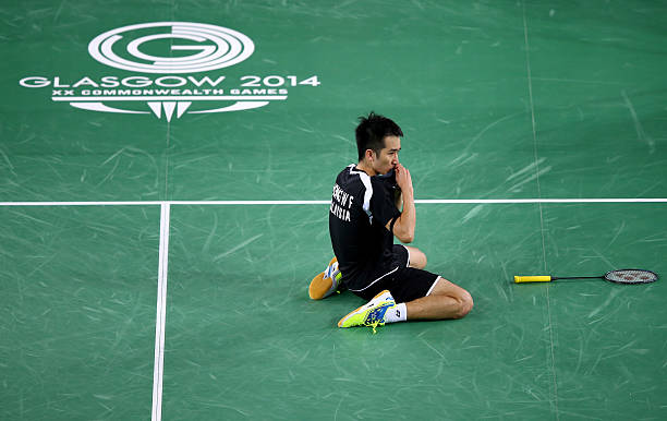 羽毛球单打和双打场地的长度都是40米吗?