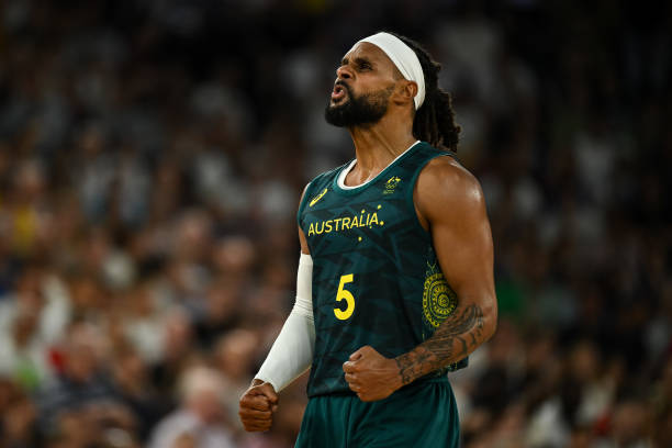 广东队CBA赛程直播时间表：季后赛冲刺阶段安排