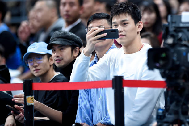 篮球上篮描写指南：从起步到命中的动作分解