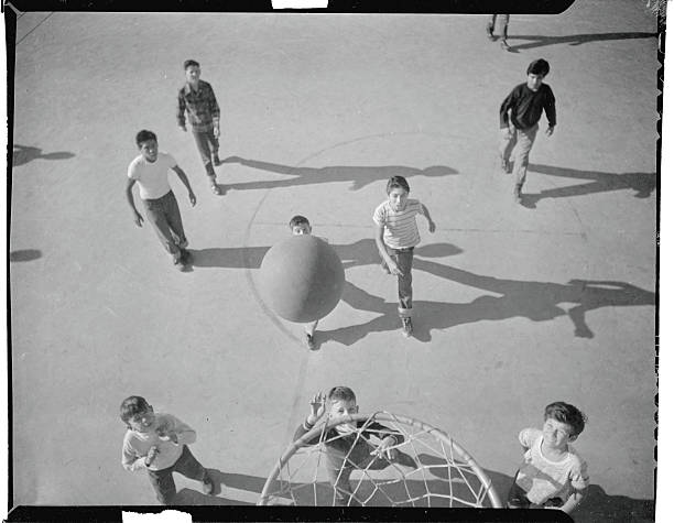 篮球犯规全解析：图文指南助你避免常见错误