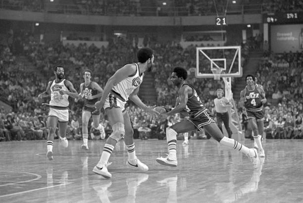 詹姆斯加盟独行侠的可能性分析：薪资空间与阵容适配性