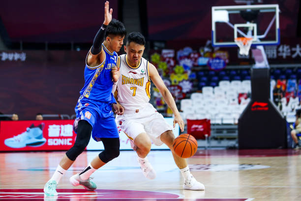 16号球衣背后的传奇故事：从加索尔到其他球星