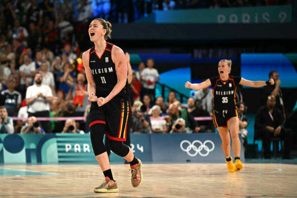 勒布朗·詹姆斯：从高中天才到篮球皇帝的传奇故事