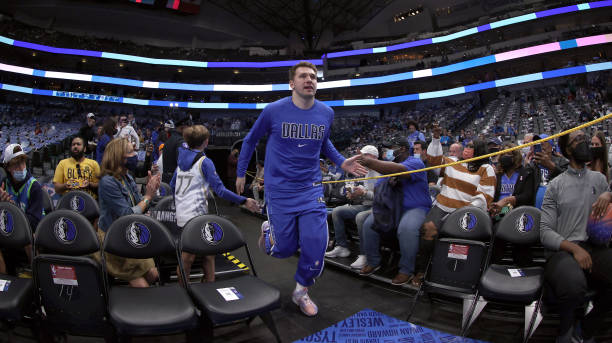 张伯伦身高臂展数据大揭秘，惊人天赋令人咋舌！