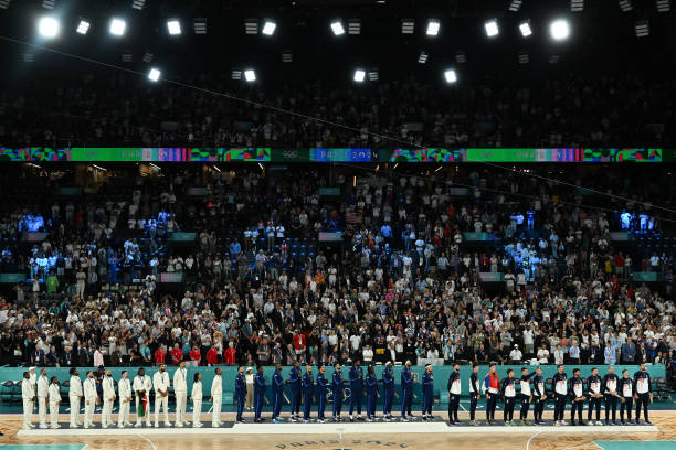 2021新超特版本球员属性对比与选择建议