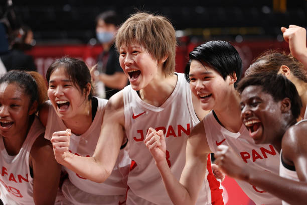 篮球场禁区尺寸详解：合理冲撞区与罚球区规范