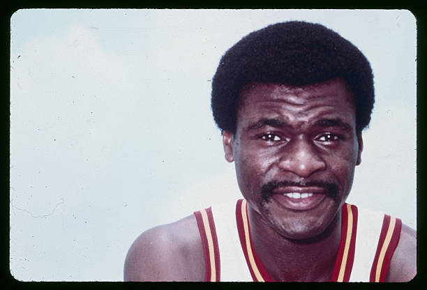 篮球翻手技巧全解析：从入门到精通