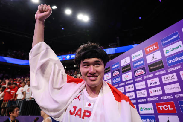 篮球场上不可忽视的力量：大前锋的号