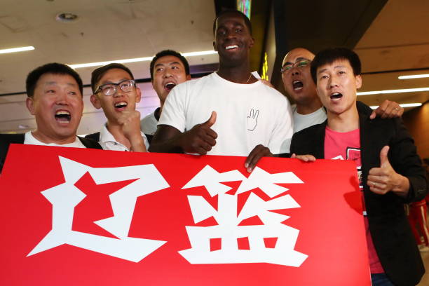 图解篮球场标线：禁区、三分区、边线等关键区域详解