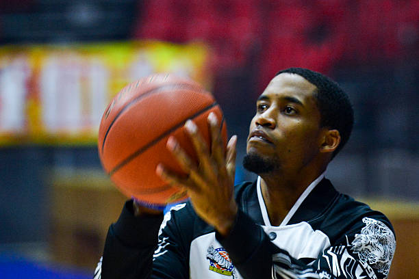 季后赛盖帽排名：关键时刻的防守英雄