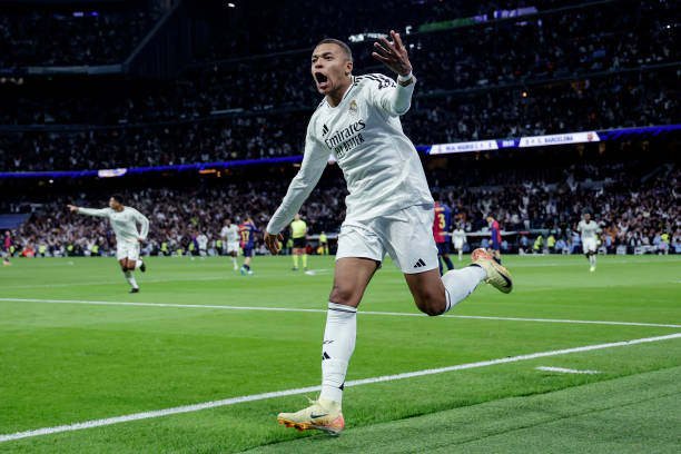 斯图加特2-2门兴，最后时刻绝平引爆全场！