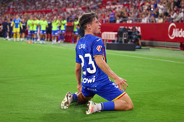 哈兰德转会市场价值揭秘：俱乐部为何愿意为他砸重金？