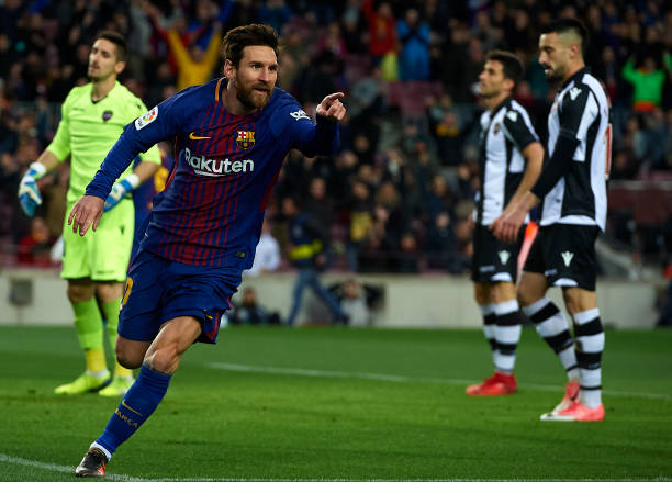 从10号到30号：梅西职业生涯球衣号码演变史