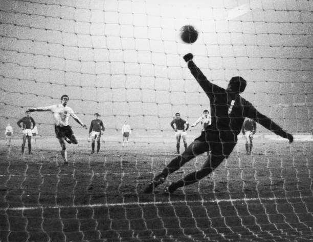 青少年足球点球教学：从零开始的正确姿势