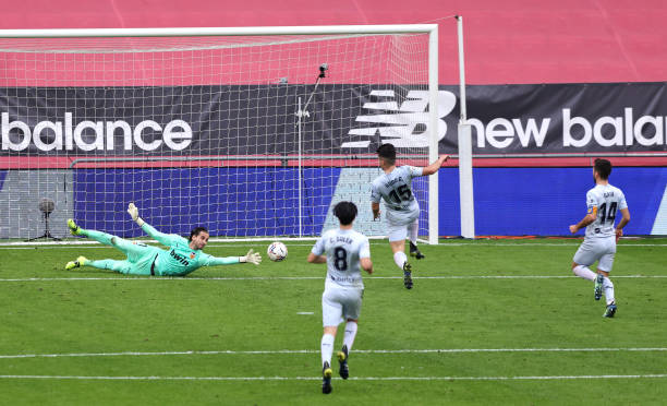 欧冠决赛战况解析：胜负悬念持续到最后