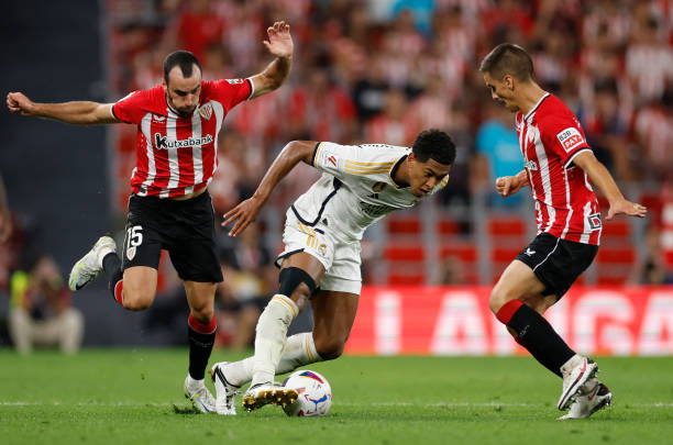 为什么任意球时球员可以站在越位位置？