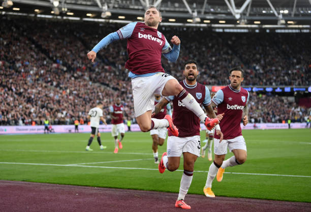 效率之王!C罗欧冠决赛场均进球率超梅西?