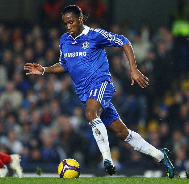 普斯卡什足球场观赛指南：交通、设施与球迷体验