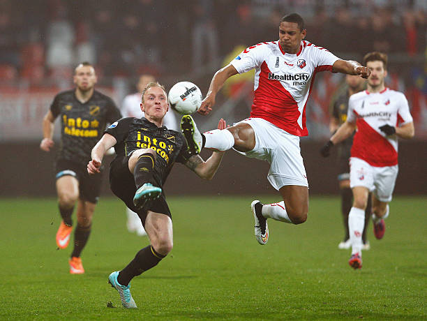 法甲2021赛季场均进球数揭秘：进攻狂潮还是防守至上？