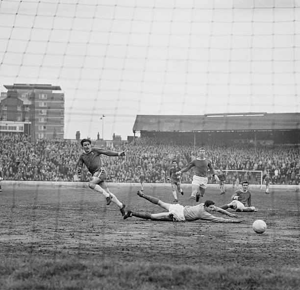 从欧联杯到欧冠八强：这些球队的双线征程