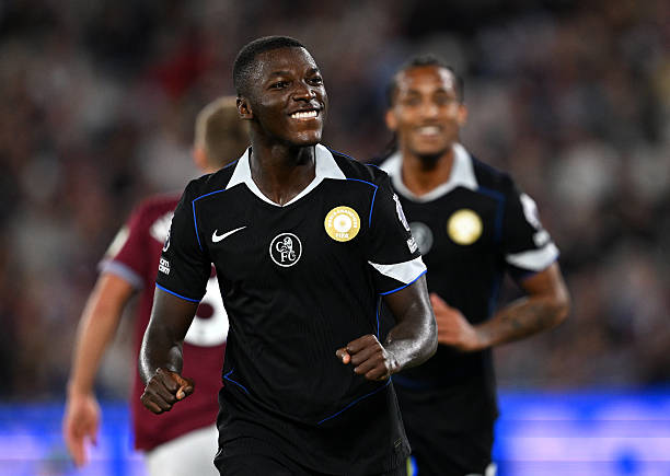 宏观型，探讨行业趋势和技术影响