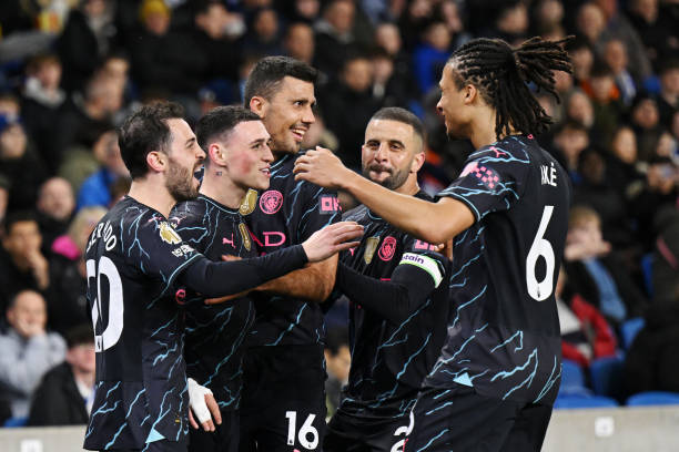 足球场尺寸与跑道规格的兼容性问题