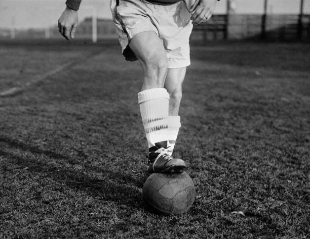 实况足球2017球员花式动作教学：炫酷操作一网打尽