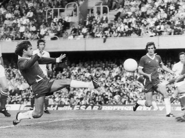 对比讨论类，将其他绯闻目标并列，引发话题讨论