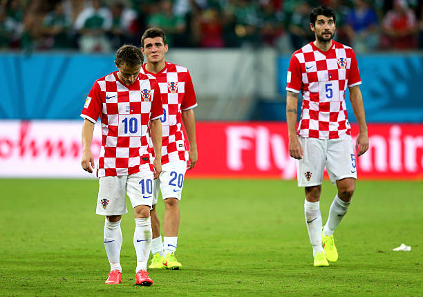 马拉多纳的体重如何影响了他的职业生涯和健康状况？